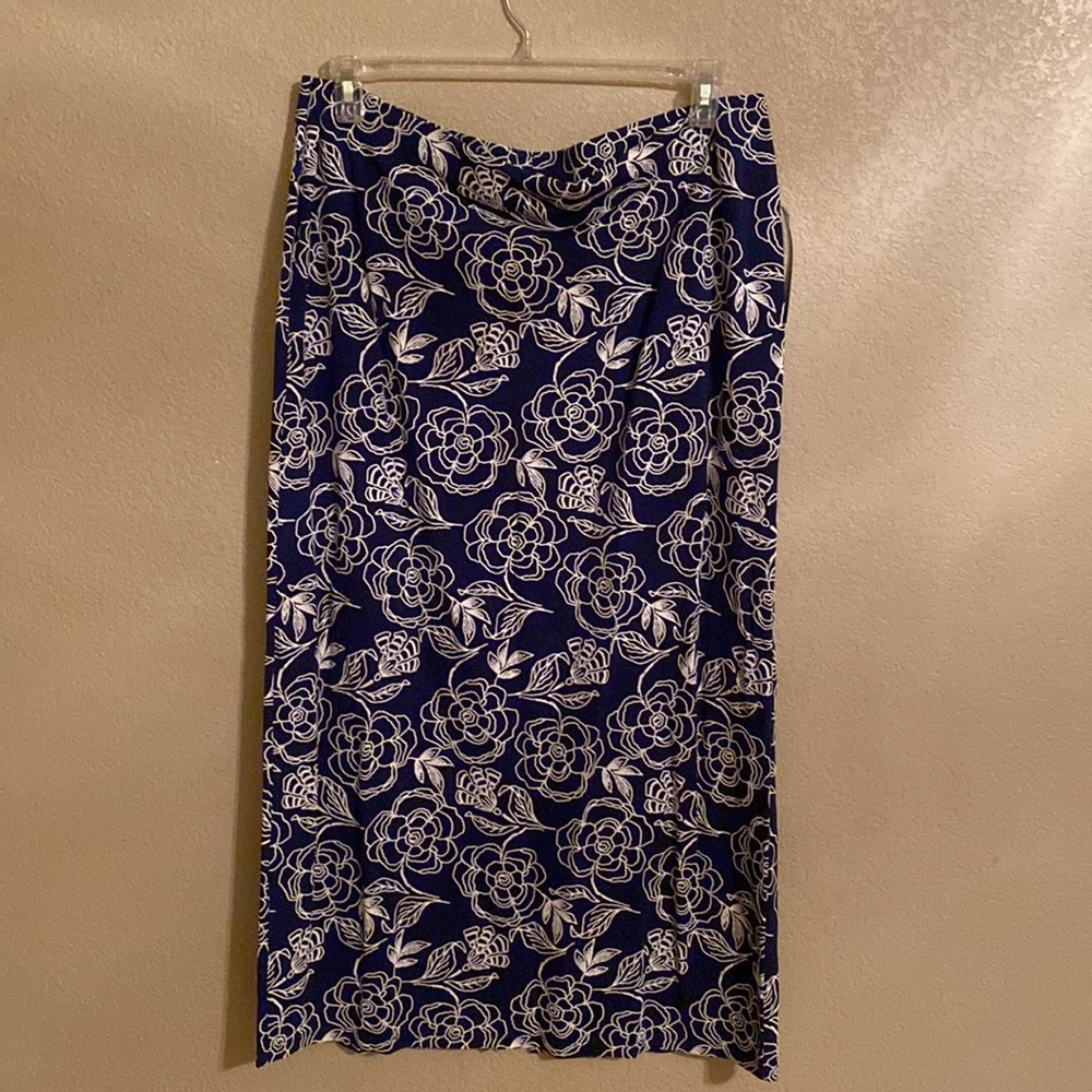 NWT Women’s “ NYCC” New YOrk Clothing Company Size 1X Navy/White Floral Skirt